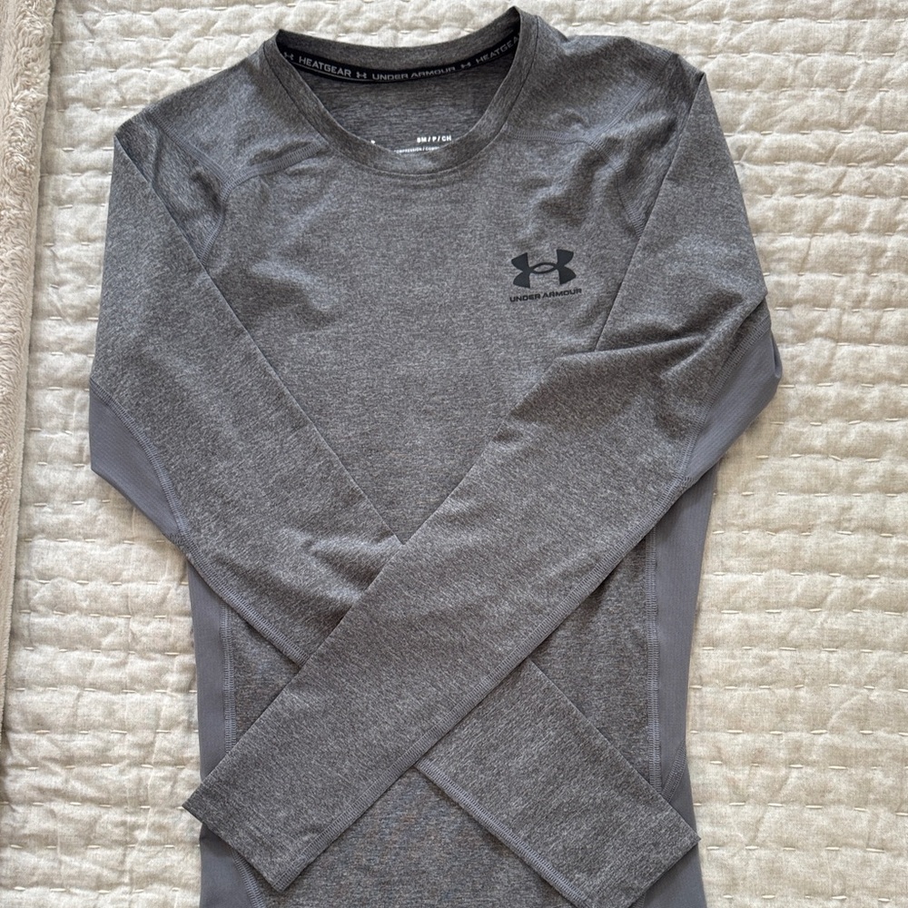 Under Armour youth Charcoal Performance Top